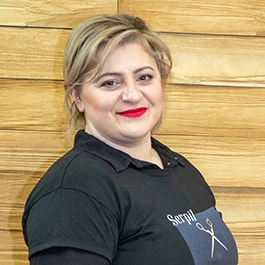 Serpil vom Beauty Pub Team